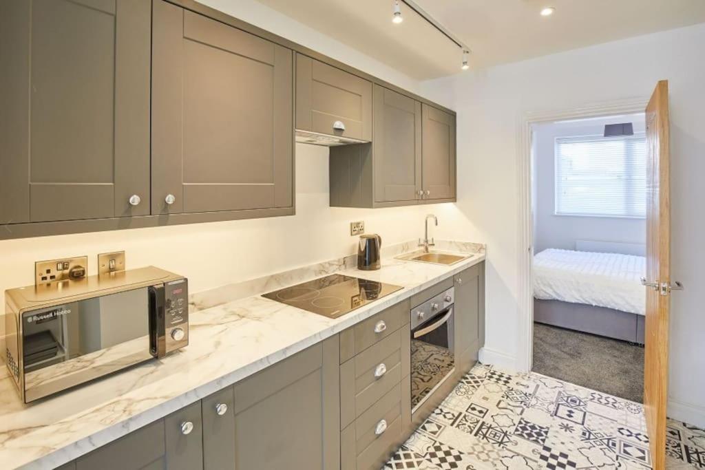 Apt 1 - Queens Court Scarborough Exterior foto